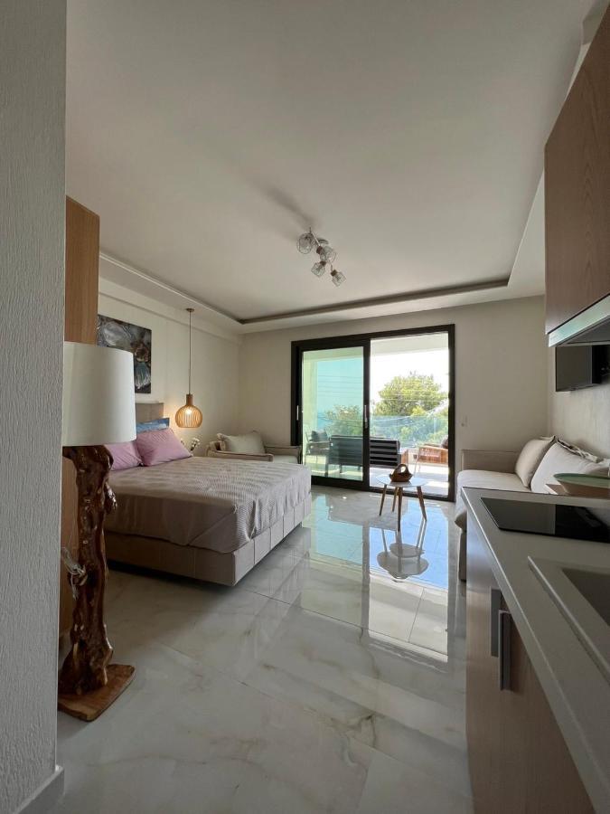 Wide Blue Luxury Boutique Suites Неос-Мармарас Экстерьер фото