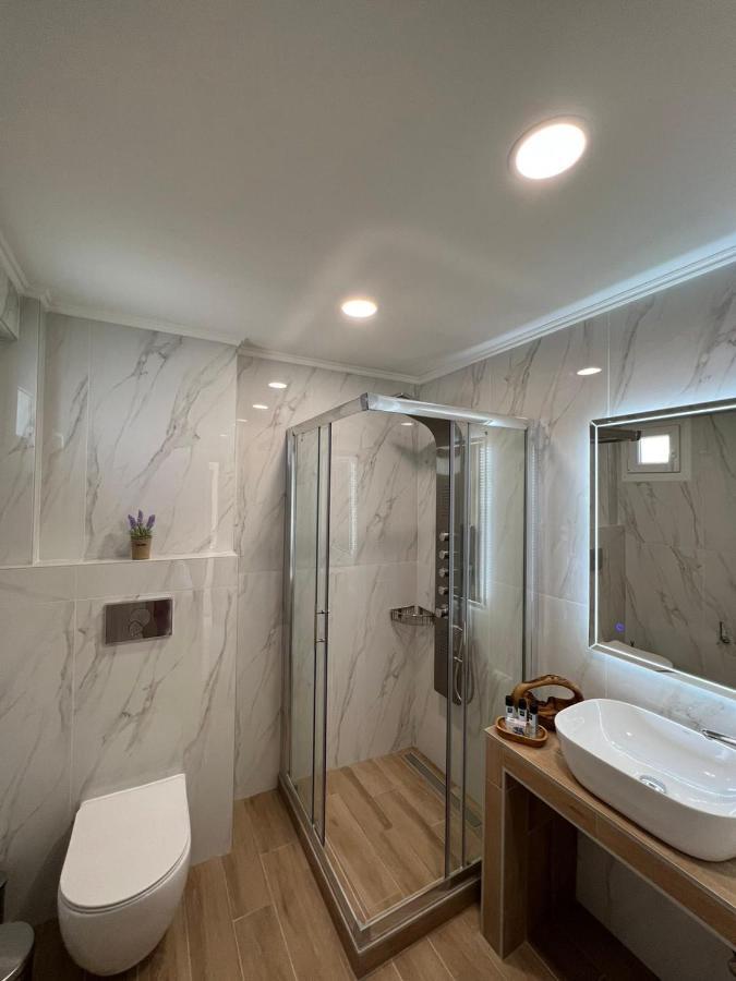 Wide Blue Luxury Boutique Suites Неос-Мармарас Экстерьер фото