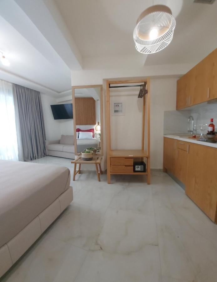 Wide Blue Luxury Boutique Suites Неос-Мармарас Экстерьер фото