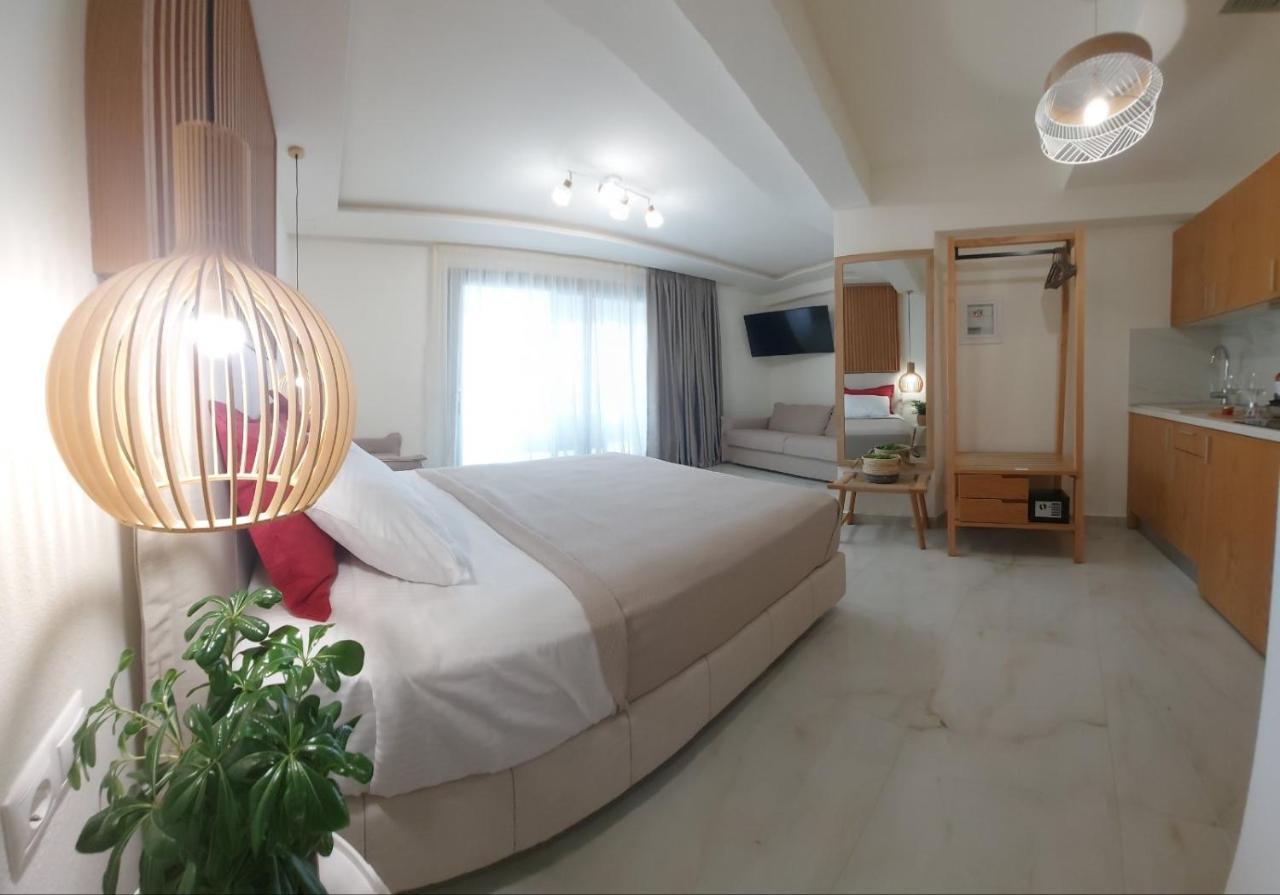 Wide Blue Luxury Boutique Suites Неос-Мармарас Экстерьер фото