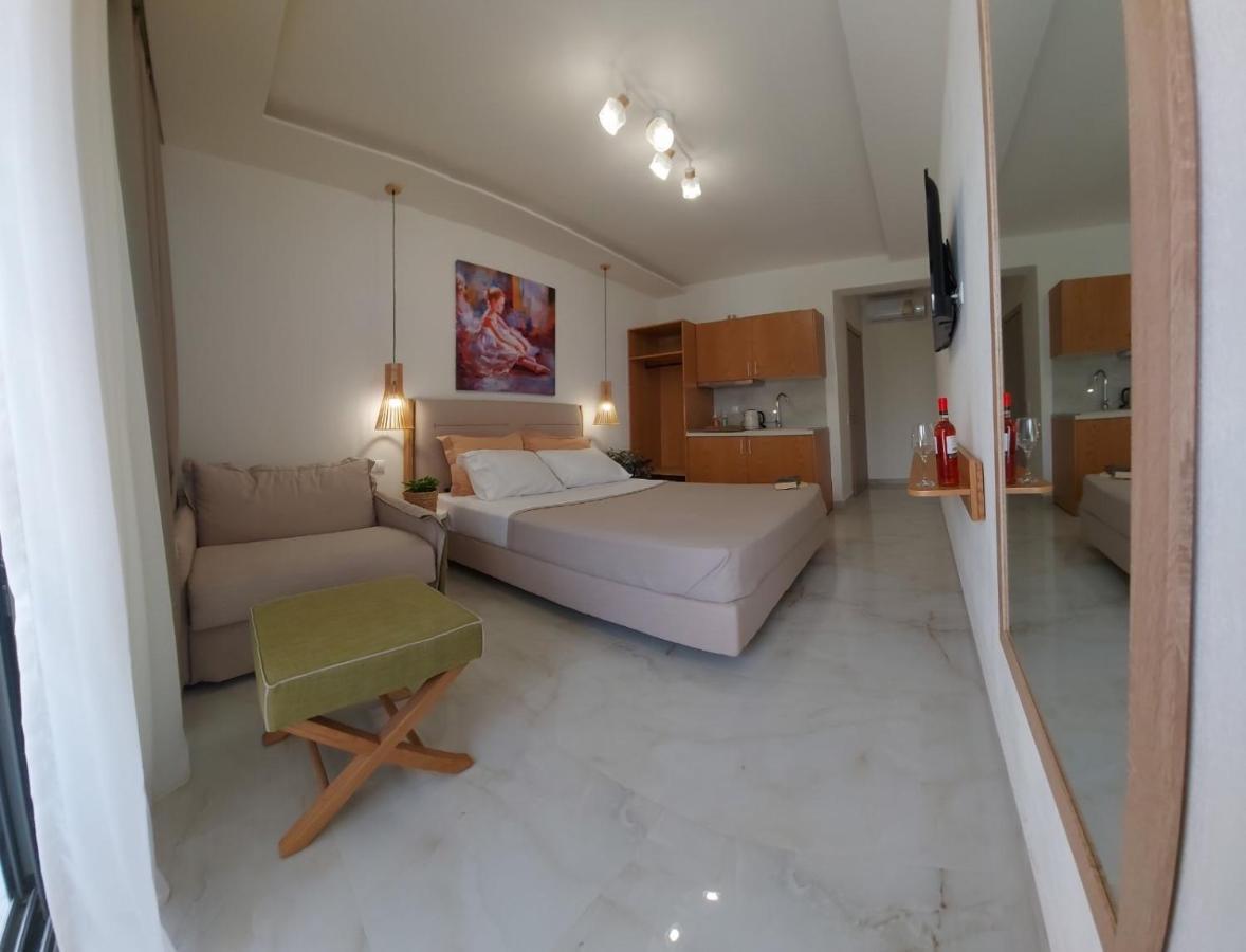 Wide Blue Luxury Boutique Suites Неос-Мармарас Экстерьер фото