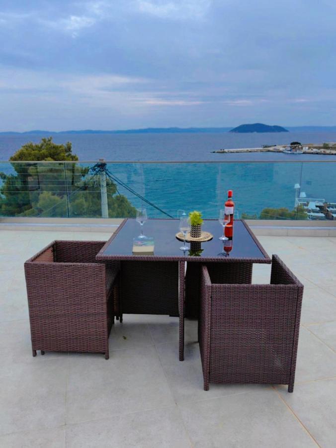 Wide Blue Luxury Boutique Suites Неос-Мармарас Экстерьер фото