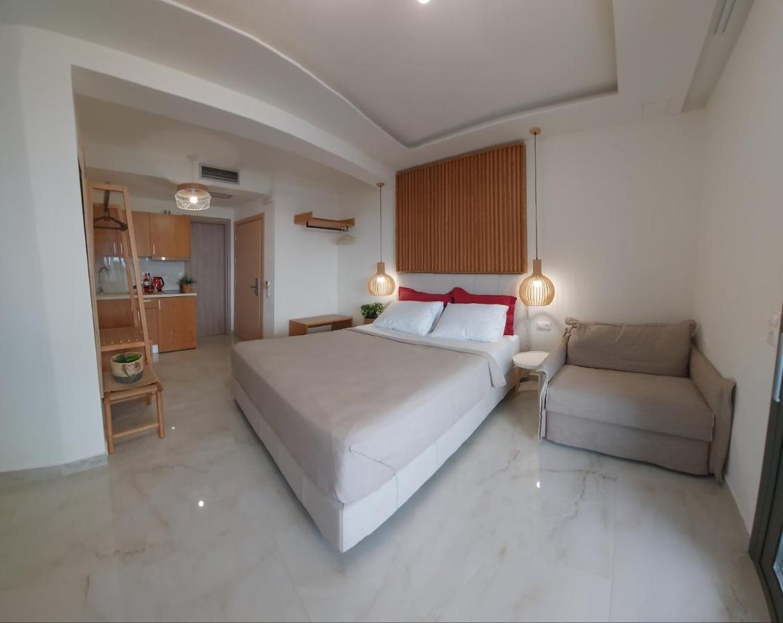 Wide Blue Luxury Boutique Suites Неос-Мармарас Экстерьер фото