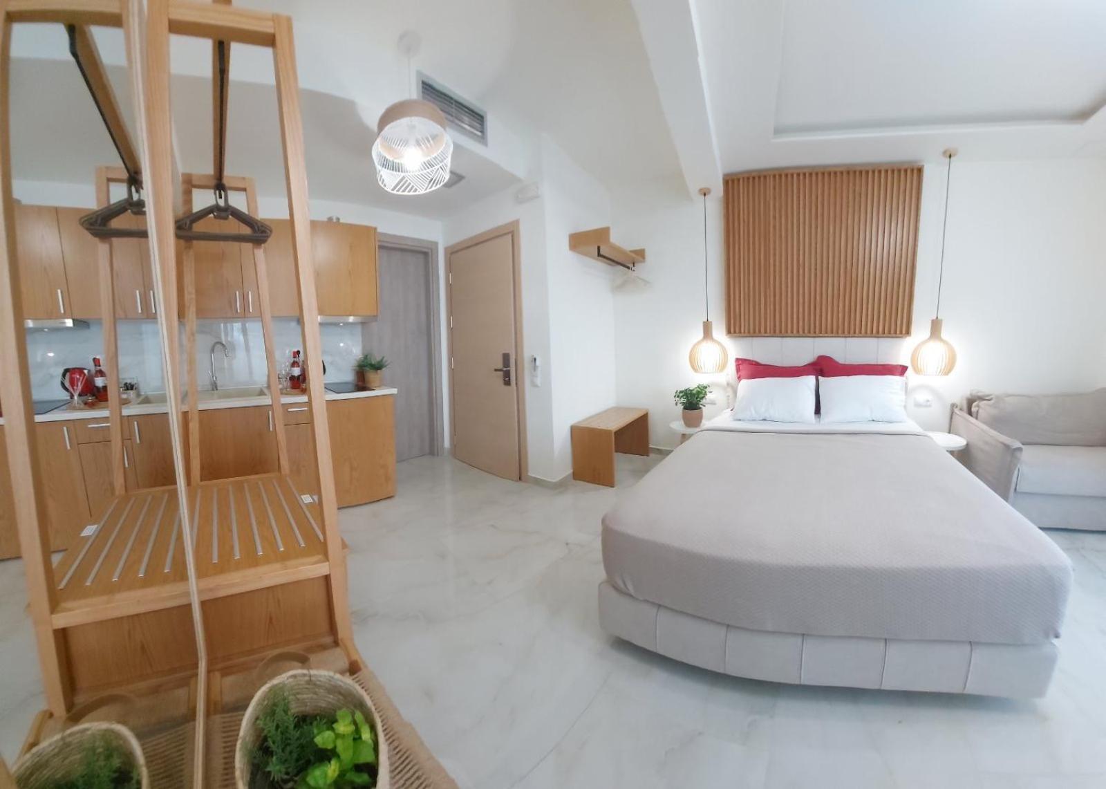 Wide Blue Luxury Boutique Suites Неос-Мармарас Экстерьер фото